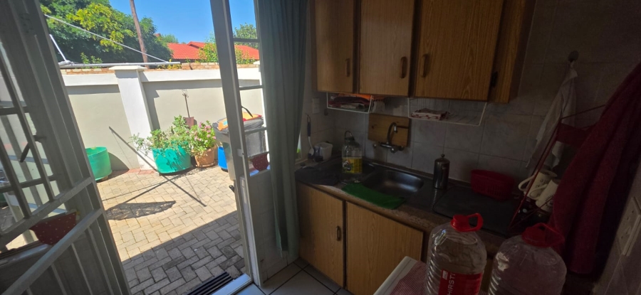 3 Bedroom Property for Sale in Kannoniers Park North West